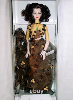 16 Ashton Drake MADRA Moulin Noire MIB