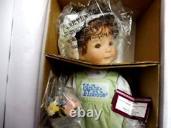 ASHTON DRAKE / DIANNA EFFNER PORCELAIN & CLOTH A HOLLY HOBBIE SPRING NIB WithCOA