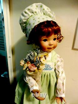 ASHTON DRAKE / DIANNA EFFNER PORCELAIN & CLOTH A HOLLY HOBBIE SPRING WithCOA