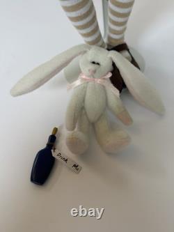 ASHTON DRAKE GALLERIES VINYL BJD DOLL Alice in Wonderland by DIANNA EFFNER