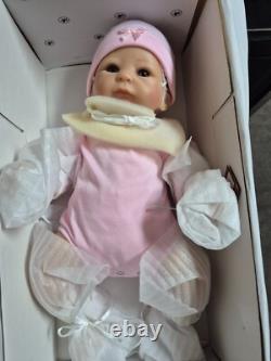 ASHTON-DRAKE GALLERY Doll Little Peanut Baby NEW 17 x 9 x 17