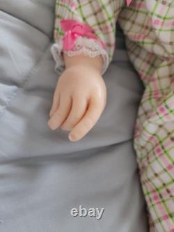 ASHTON DRAKE/MICHELLE FAGAN SILICONE & CLOTH DOLL LILY ROSE WithBLANKET