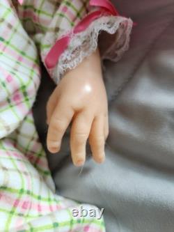 ASHTON DRAKE/MICHELLE FAGAN SILICONE & CLOTH DOLL LILY ROSE WithBLANKET