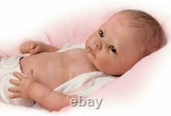 ASHTON DRAKE So Truly Real LITTLE GRACE Lifelike all VINYL Baby Doll NEW