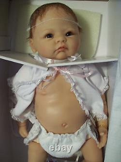 ASHTON DRAKE So Truly Real LITTLE GRACE Lifelike all VINYL Baby Doll NEW