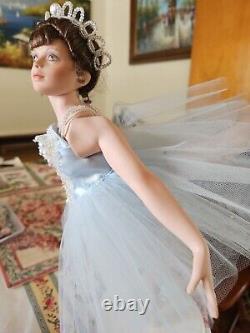 Ashton Drake 1997 Porcelain Ballerina Patrice Musical Doll With COA Numb 3625-A