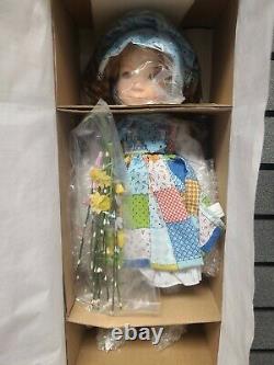 Ashton-Drake A Holly Hobbie Autumn Porcelain Doll 92065 NEW Ships Fast