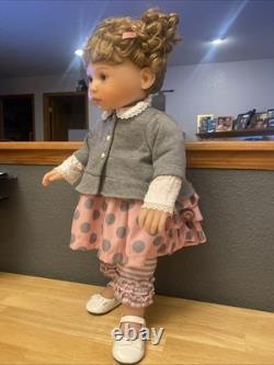 Ashton Drake Avery Hold That Pose Lifelike Child Girl Doll by Mayra Garza 22
