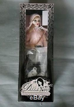 Ashton Drake Ball-jointed doll Once Bitten, Twice Shy Vampire Delilah Noir Colle