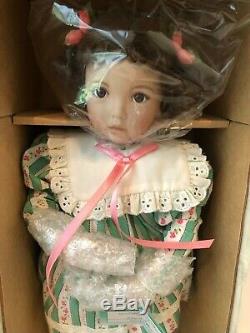 Ashton Drake Dianna Effner Emily 1995 Classic Collection Doll & Stand 16 NIB