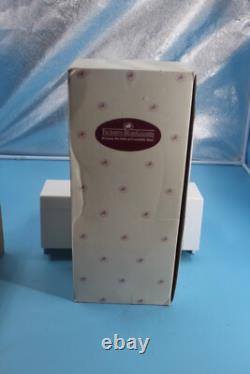 Ashton Drake / Dianna Effner Porcelain & Cloth A Holly Hobbie Spring Coa