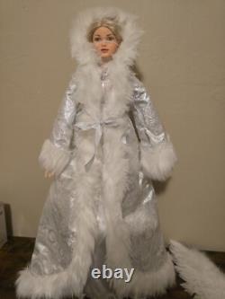 Ashton Drake Galleries 24'Doll Silent Night Angel Battery Operated Collectible