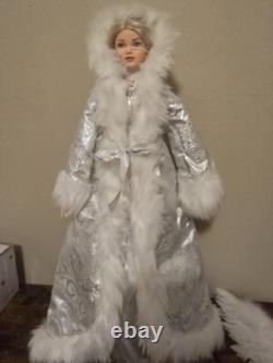 Ashton Drake Galleries 24'Doll Silent Night Angel Battery Operated Collectible