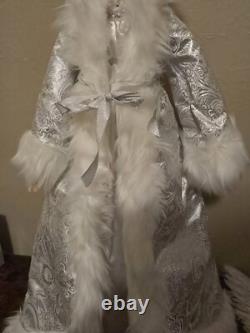 Ashton Drake Galleries 24'Doll Silent Night Angel Battery Operated Collectible
