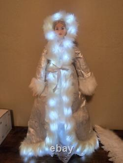 Ashton Drake Galleries 24'Doll Silent Night Angel Battery Operated Collectible