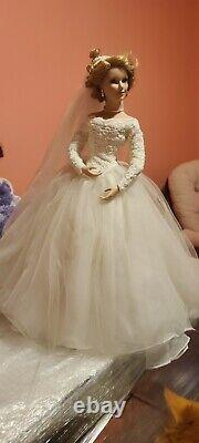 Ashton-Drake Galleries Bride doll Spring Promise She Walks in Beauty 22 Tall