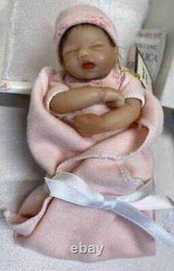 Ashton-Drake Galleries HANDFUL of LOVE Heavenly Handfuls Re-born Vinyl Doll NOS