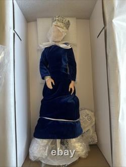 Ashton-Drake Galleries Her Majesty The Queen Sapphire Elegance Portrait Doll 15