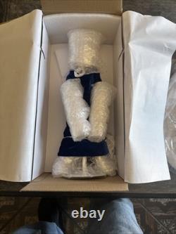 Ashton-Drake Galleries Her Majesty The Queen Sapphire Elegance Portrait Doll 15