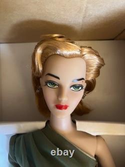 Ashton Drake Galleries Madra Cold Shoulder by Mel Odom Doll Complete NIB