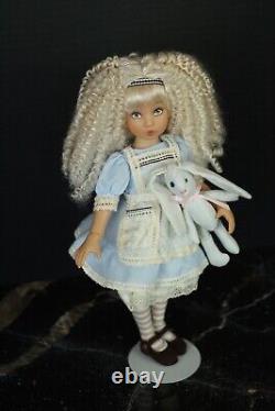 Ashton-Drake Galleries Vinyl Doll Alice in Wonderland By Dianna Effner