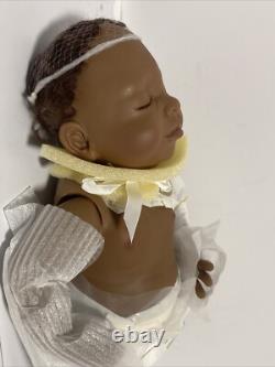 Ashton-Drake Gallery Kyra. Rare So Truly Real Vinyl black Baby Doll/Read