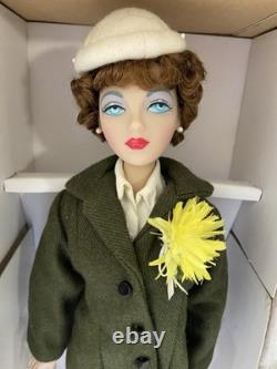 Ashton Drake Gene Marshall Coca Cola Girl Holiday Shopper dressed doll