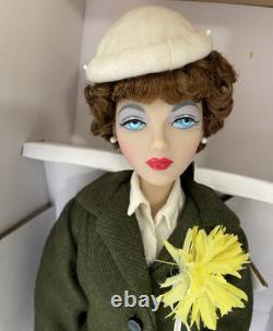 Ashton Drake Gene Marshall Coca Cola Girl Holiday Shopper dressed doll