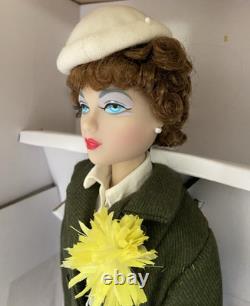 Ashton Drake Gene Marshall Coca Cola Girl Holiday Shopper dressed doll