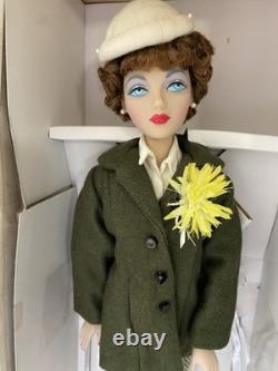 Ashton Drake Gene Marshall Coca Cola Girl Holiday Shopper dressed doll
