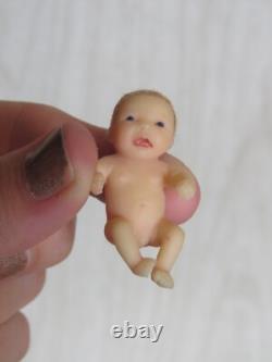 Ashton Drake Micro Miracles Baby Evan Mini Metal Bassinet Barbie Baby Towel