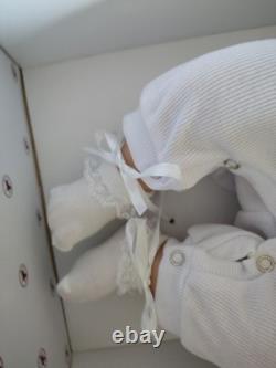 Ashton Drake'Olivia's Gentle Touch' Vinyl Doll 21 NIB