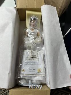Ashton Drake Pippa Middleton Royal Wedding Porcelain Doll New in Box COA #1304