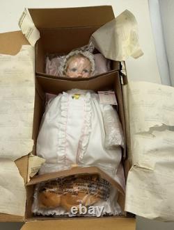 Ashton Drake Pooh's Gentle Lullaby Doll With Cradle RARE! (VC)