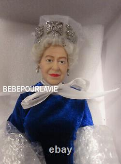 Ashton Drake Sapphire Elegance Queen Elizabeth II Poseable Argil Porcelain Doll