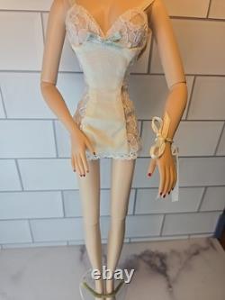 Ashton-Drake Ultimately Madra- Blonde-COA #866-Mel Odom-with Extra Outfit No Box