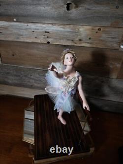 Ashton Drake Vintage Ballerina Doll Larissa The Dress Rehersal 11