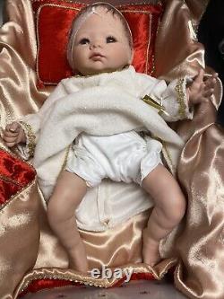 Ashton drake doll A Savior Is Born Artist Linda Murray Signature Edition#0115