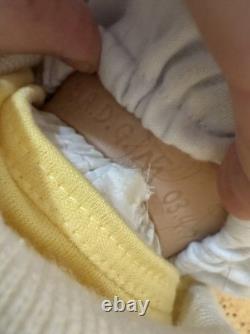 Baby Doll Ashton Drake DAISY Bonnet So Truly Real Life Like Weighted With Box