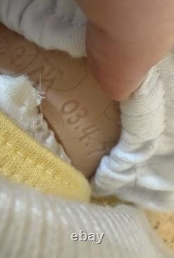 Baby Doll Ashton Drake DAISY Bonnet So Truly Real Life Like Weighted With Box