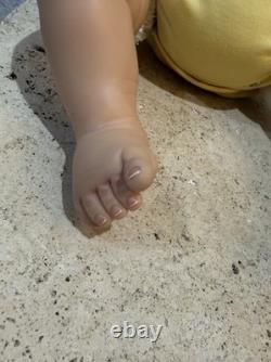 Baby Doll Ashton Drake DAISY Bonnet So Truly Real Life Like Weighted With Box