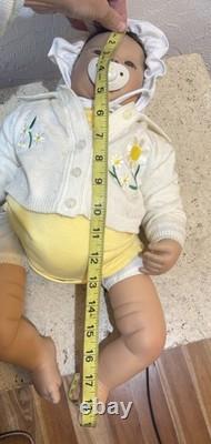 Baby Doll Ashton Drake DAISY Bonnet So Truly Real Life Like Weighted With Box