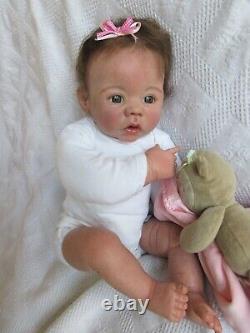 DARLING Reborn Doll = Ashton Drake Reborn Baby GIRL