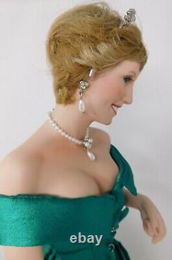 Diana Princess of Wales Ashton Drake Tomescu doll 1998 Green Portrait gown 20