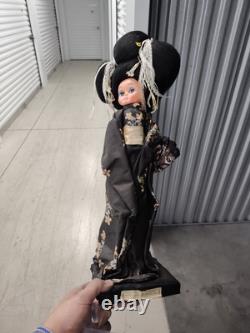 Elke hutchens/Ashton Drake 60+ Doll Lot