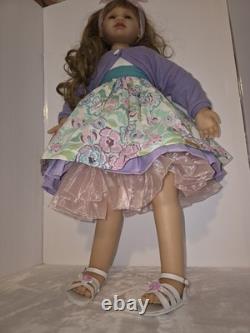 Leah Ashton Drake by Angela Sutter Signature Edition by Vinyl Doll 28