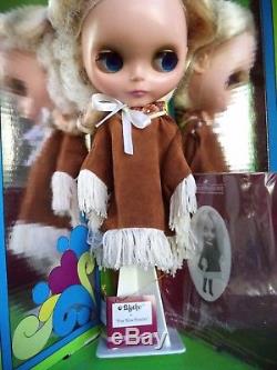 NEW ADG Ashton Drake Pow Wow poncho Blythe Doll US Seller