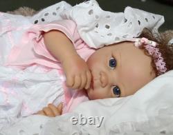 NEW in Box Ashton Drake A Moment In My Arms So Truly Real 20 Girl Baby Doll