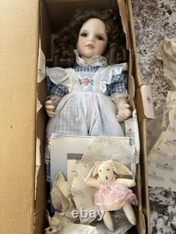 New In Box Ashton Drake Gwendolyn Porcelain Doll Bunny COA Stand attic Smell