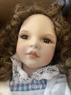 New In Box Ashton Drake Gwendolyn Porcelain Doll Bunny COA Stand attic Smell